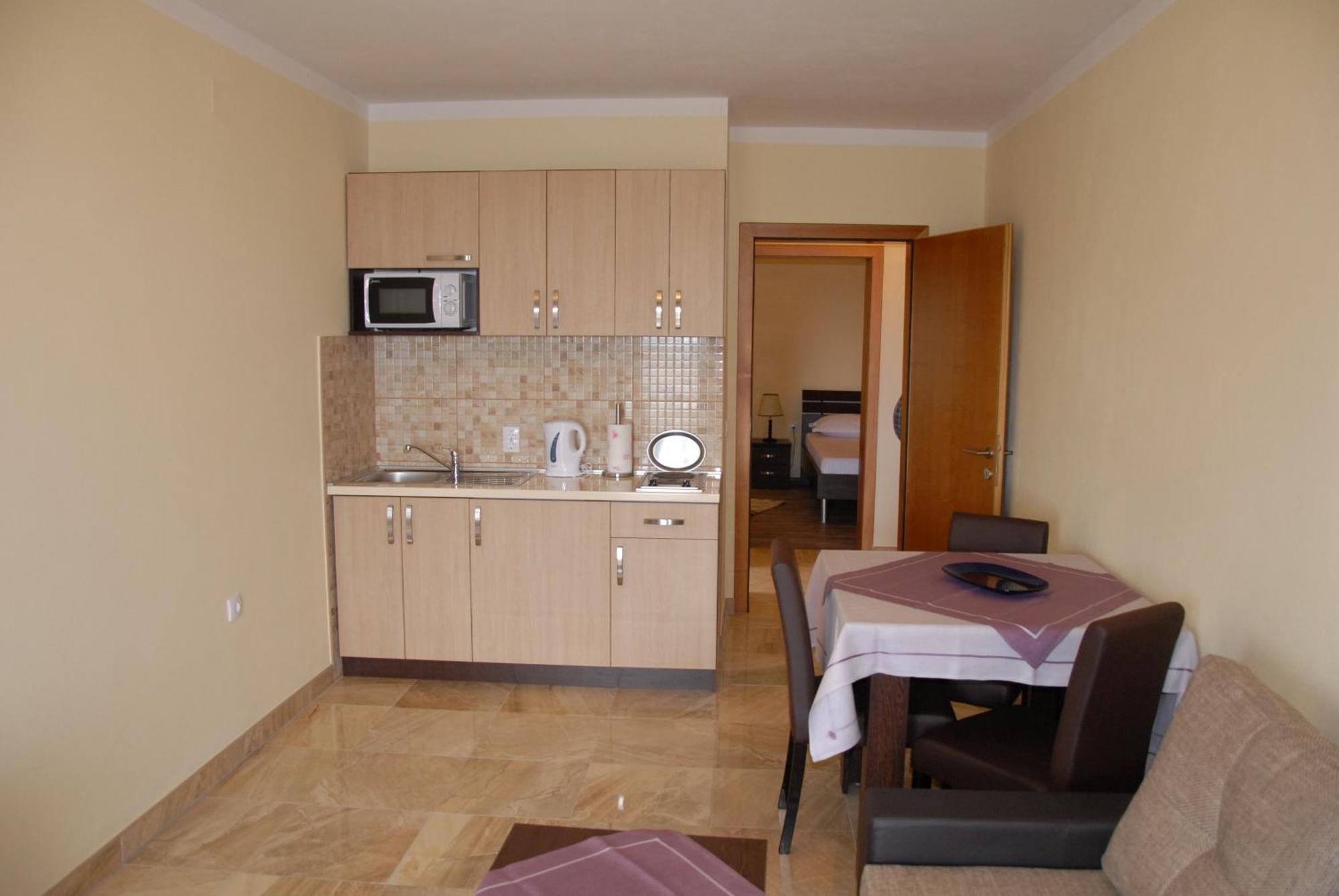 Guest House Evropa 2 Ulcinj Exteriör bild