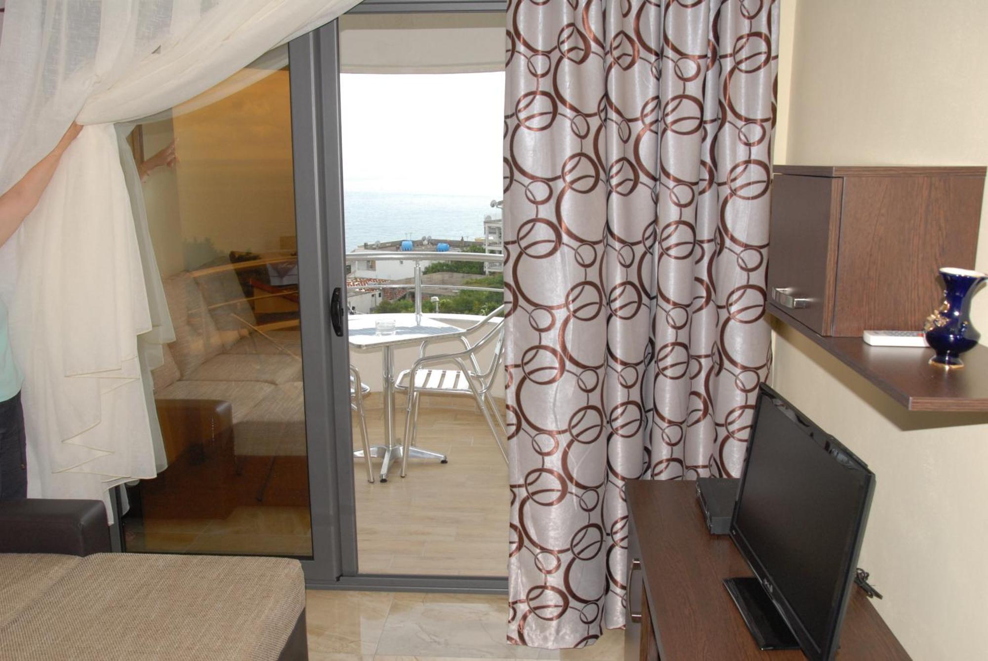 Guest House Evropa 2 Ulcinj Exteriör bild