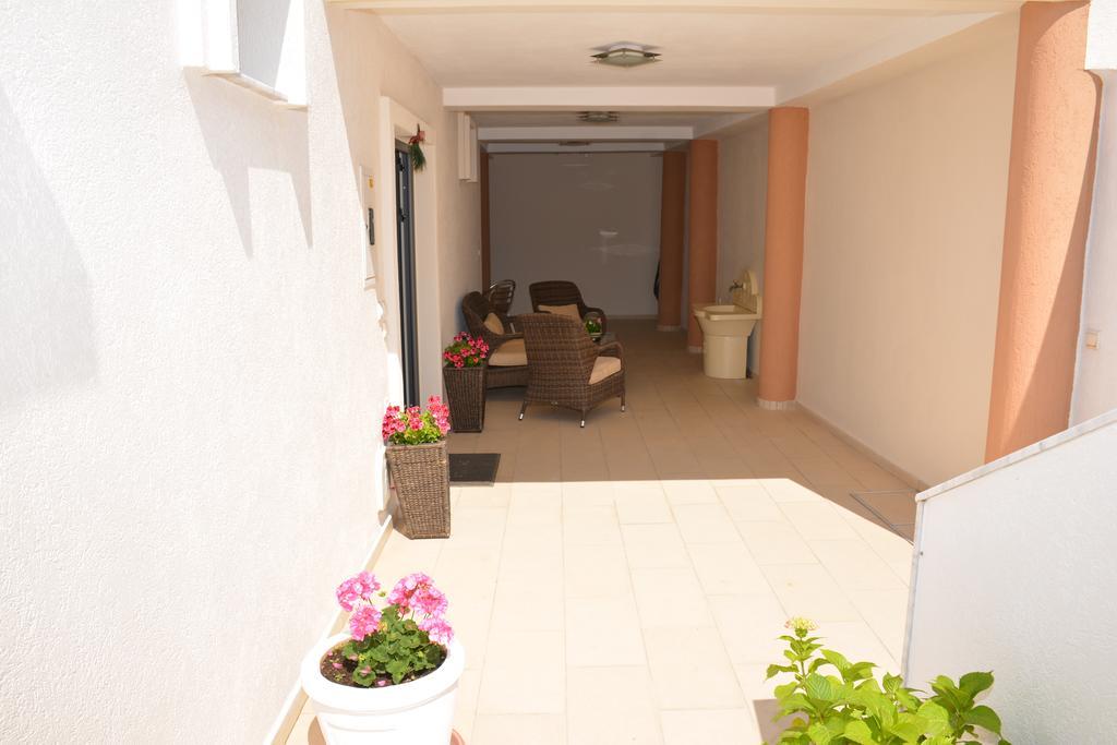 Guest House Evropa 2 Ulcinj Exteriör bild